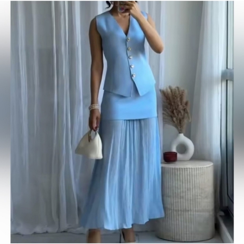 ZARA BLUE MIXED PLEATED SKIRT๐๐๐ - Picture 1 of 9